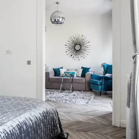Eye Of Penthouse * Budapest